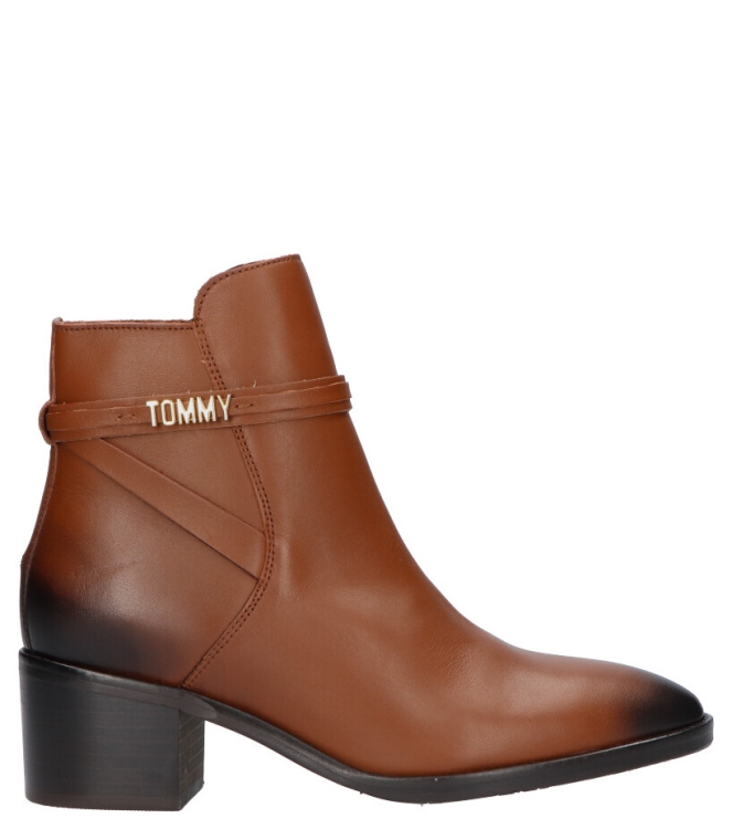 Tommy Hilfiger Enkellaars <span>FW0FW05196 GOW</span> FW0FW05196 GOW cognac - www.bremmerschoenen.pro - Bremmer Schoenen