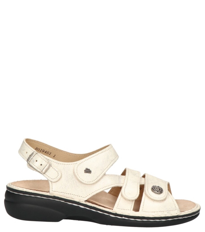 Finn Comfort Finn Comfort sandaal <span>2562 818222 Gomera</span> oro Finn Comfort sandaal <span>2562 818222 Gomera</span> 2562 818222 Gomera beige - www.bremmerschoenen.pro - Bremmer Schoenen