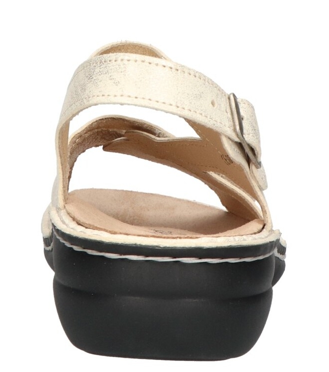 Finn Comfort Finn Comfort sandaal <span>2562 818222 Gomera</span> oro Finn Comfort sandaal <span>2562 818222 Gomera</span> 2562 818222 Gomera beige - www.bremmerschoenen.pro - Bremmer Schoenen
