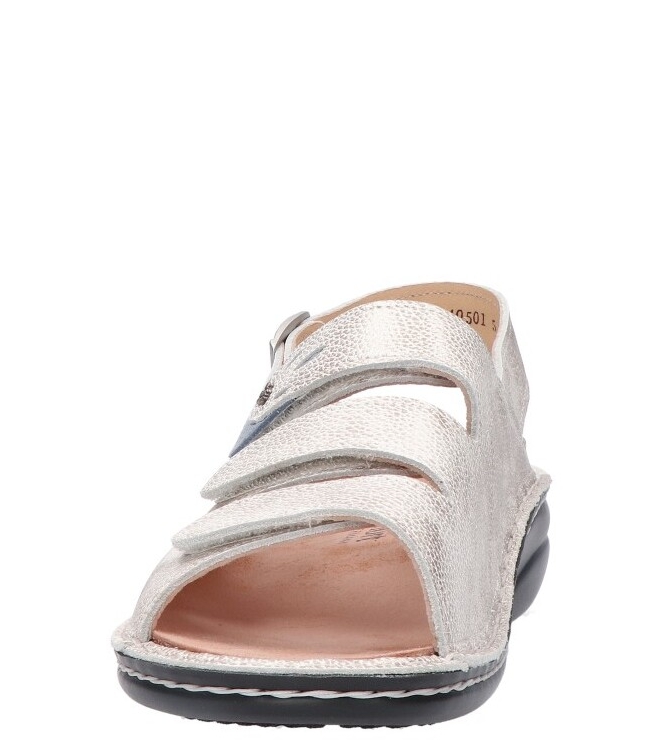 Finn Comfort sandaal <span>2557 903095 Saloniki</span> 2557 903095 Saloniki zilver - www.bremmerschoenen.pro - Bremmer Schoenen